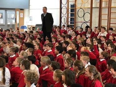 Zac Goldsmith MP visits Barnes Primary to discuss climate change